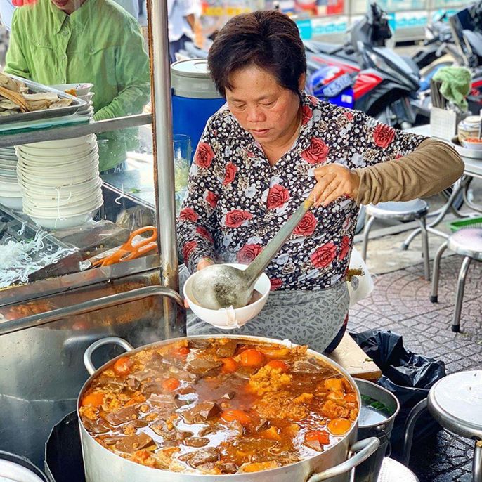 TOP 5 quán bún riêu Sài Gòn gây “mê hoặc” nhất hiện nay