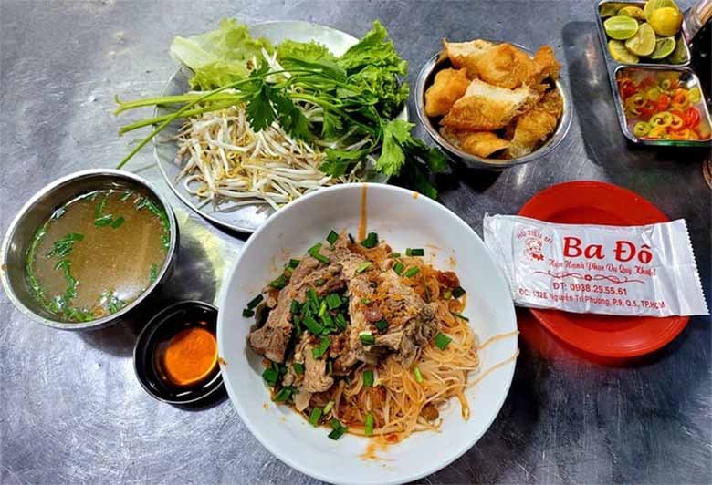 Top 10 Quán Hủ Tiếu Sài Gòn Ngon Nhất, Ăn Là Mê Ngay!