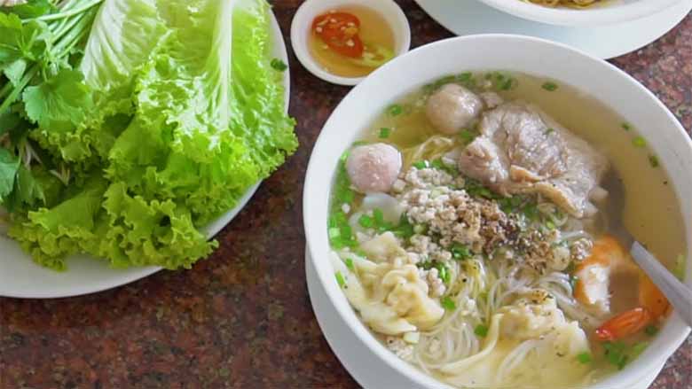 Top 10 Quán Hủ Tiếu Sài Gòn Ngon Nhất, Ăn Là Mê Ngay!