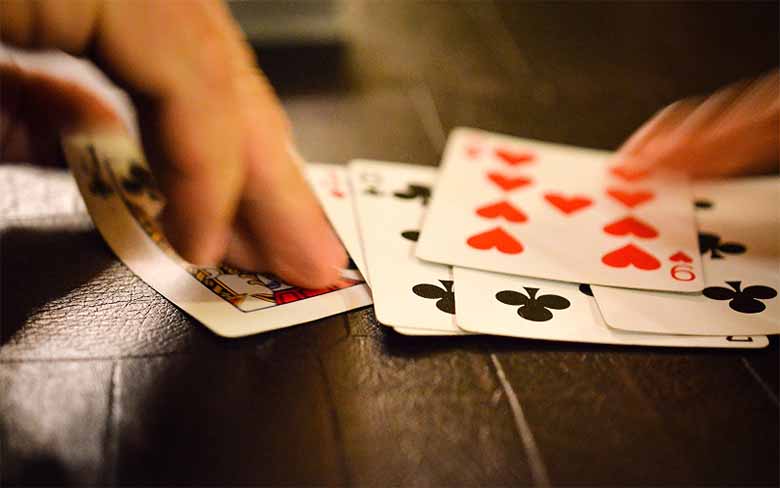 Bài phỏm là gì? Mẹo chơi phỏm giỏi và cách tính điểm chuẩn
