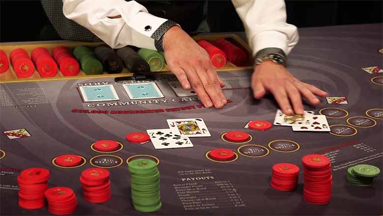 Luật chơi bài Poker cơ bản: Hướng dẫn chi tiết cho người mới 