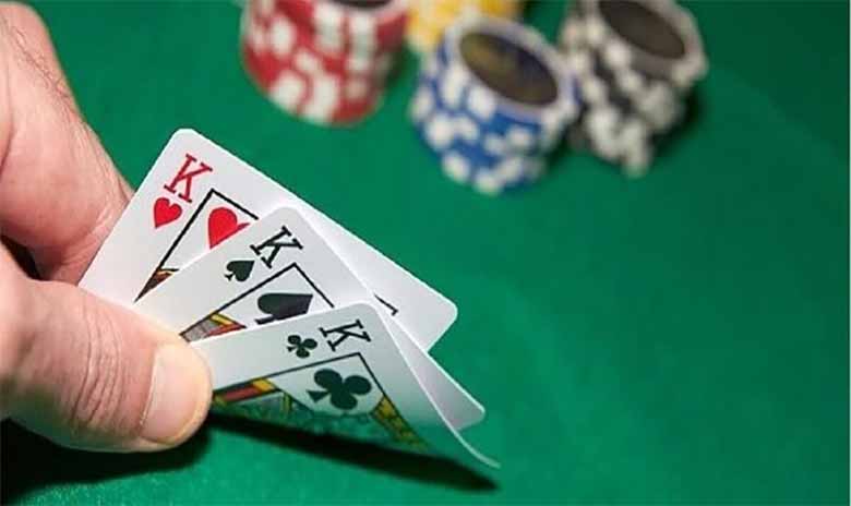 Bài liêng là gì? Luật chơi và cách đánh bài liêng chi tiết nhất