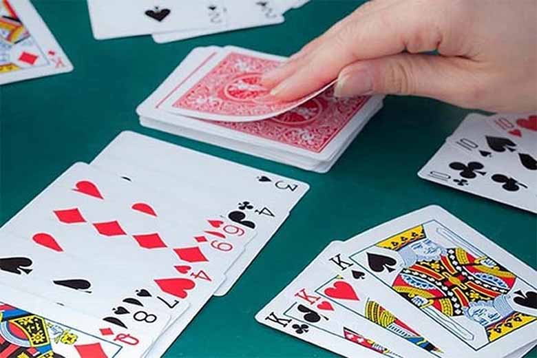 Cách chơi phỏm 9 cây dễ thắng – Mẹo hay từ cao thủ làng bài