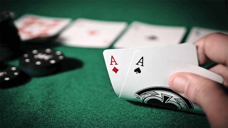 Hướng Dẫn Chơi Bài Xì Lát Chi Tiết Cho Người Mới Bắt Đầu