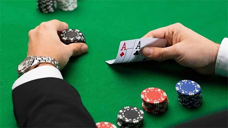 Hướng Dẫn Chơi Bài Xì Lát Chi Tiết Cho Người Mới Bắt Đầu