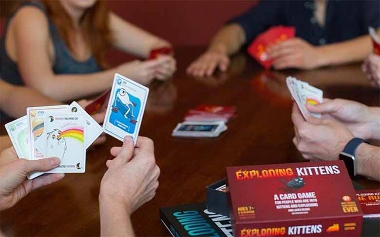 Bài Mèo Nổ Có Gì Hấp Dẫn? Những Lý Do Khiến Trò Chơi Này Bùng Nổ