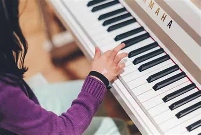 Đàn piano cho bé 5 tuổi